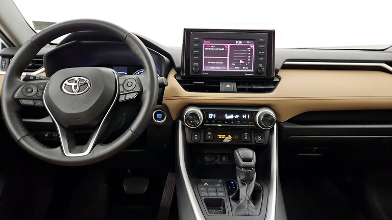 2022 Toyota RAV4 XLE 9