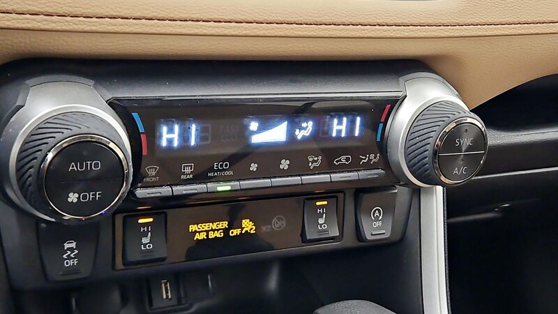 2022 Toyota RAV4 XLE 16
