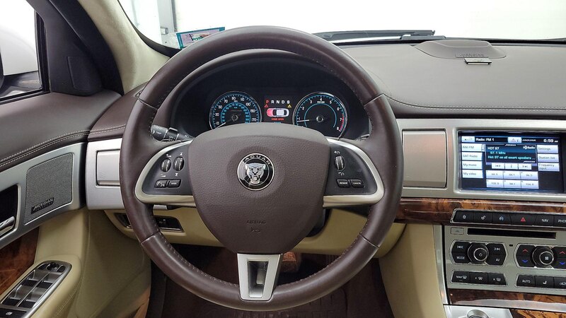 2015 Jaguar XF Portfolio 10