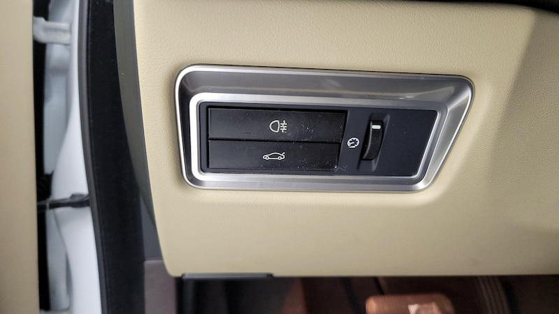 2015 Jaguar XF Portfolio 13