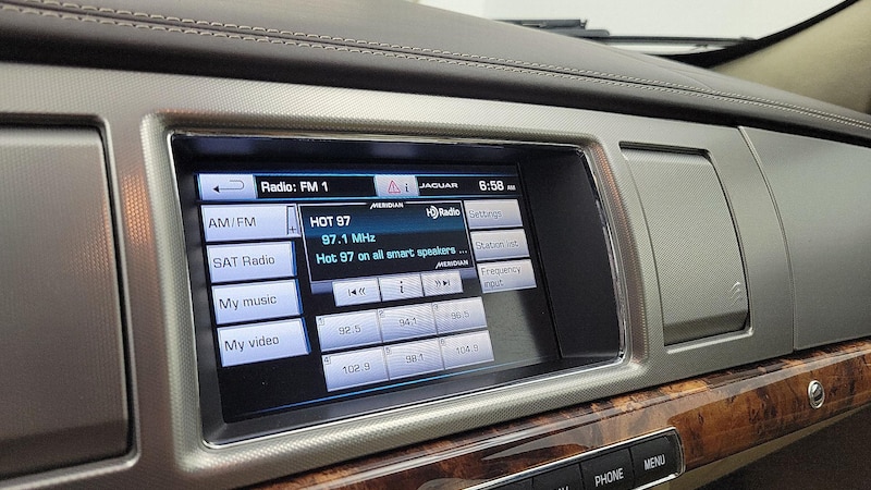 2015 Jaguar XF Portfolio 15