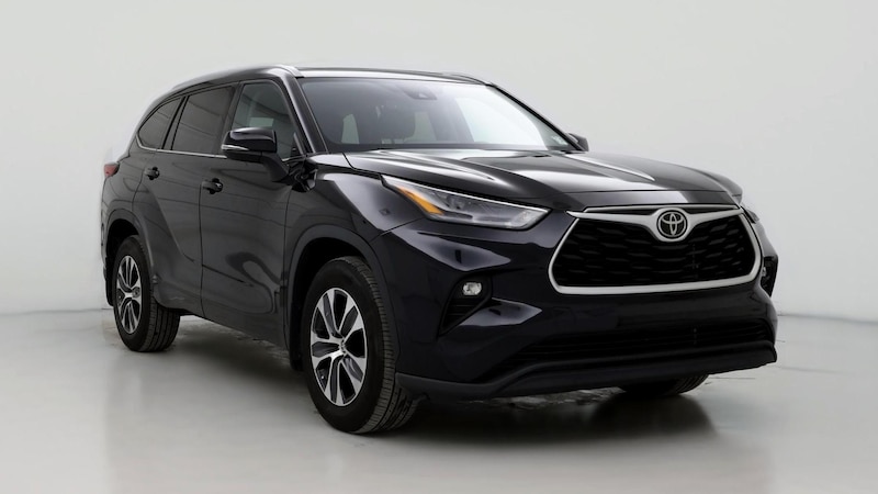 2022 Toyota Highlander XLE Hero Image