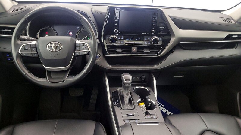 2022 Toyota Highlander XLE 9