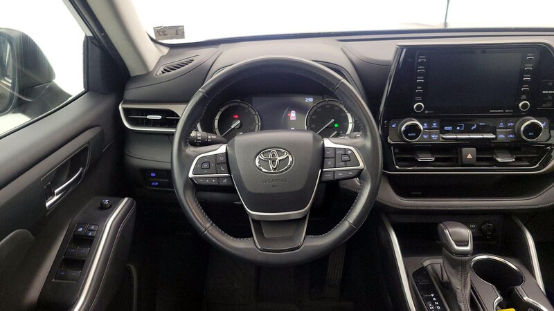 2022 Toyota Highlander XLE 10