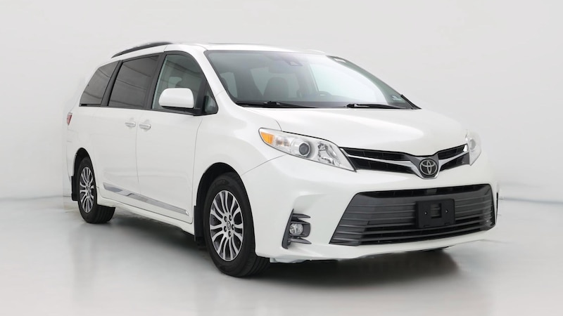 2019 Toyota Sienna XLE Hero Image