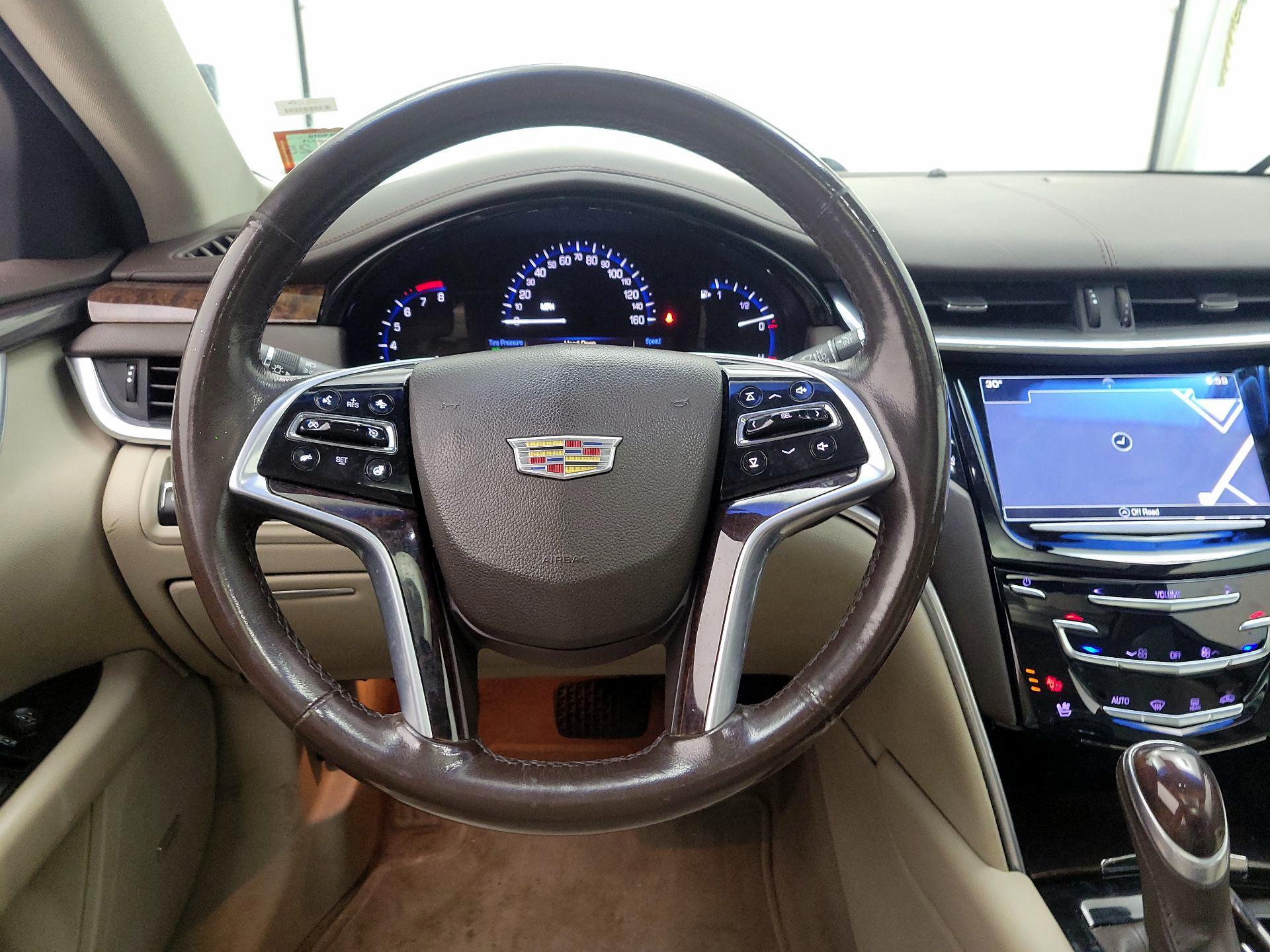 Thumbnail: 2016 Cadillac XTS - 10