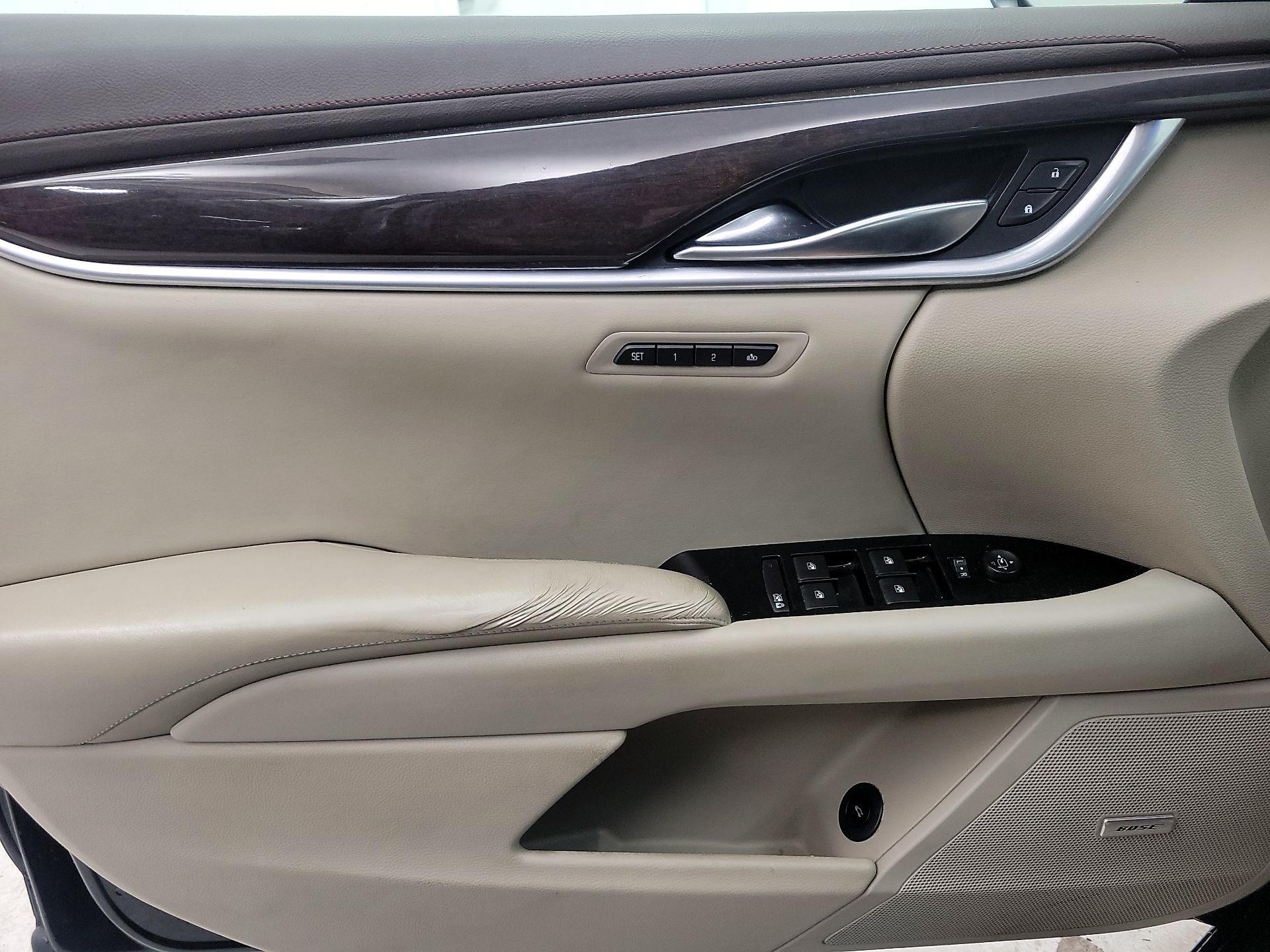 Thumbnail: 2016 Cadillac XTS - 12