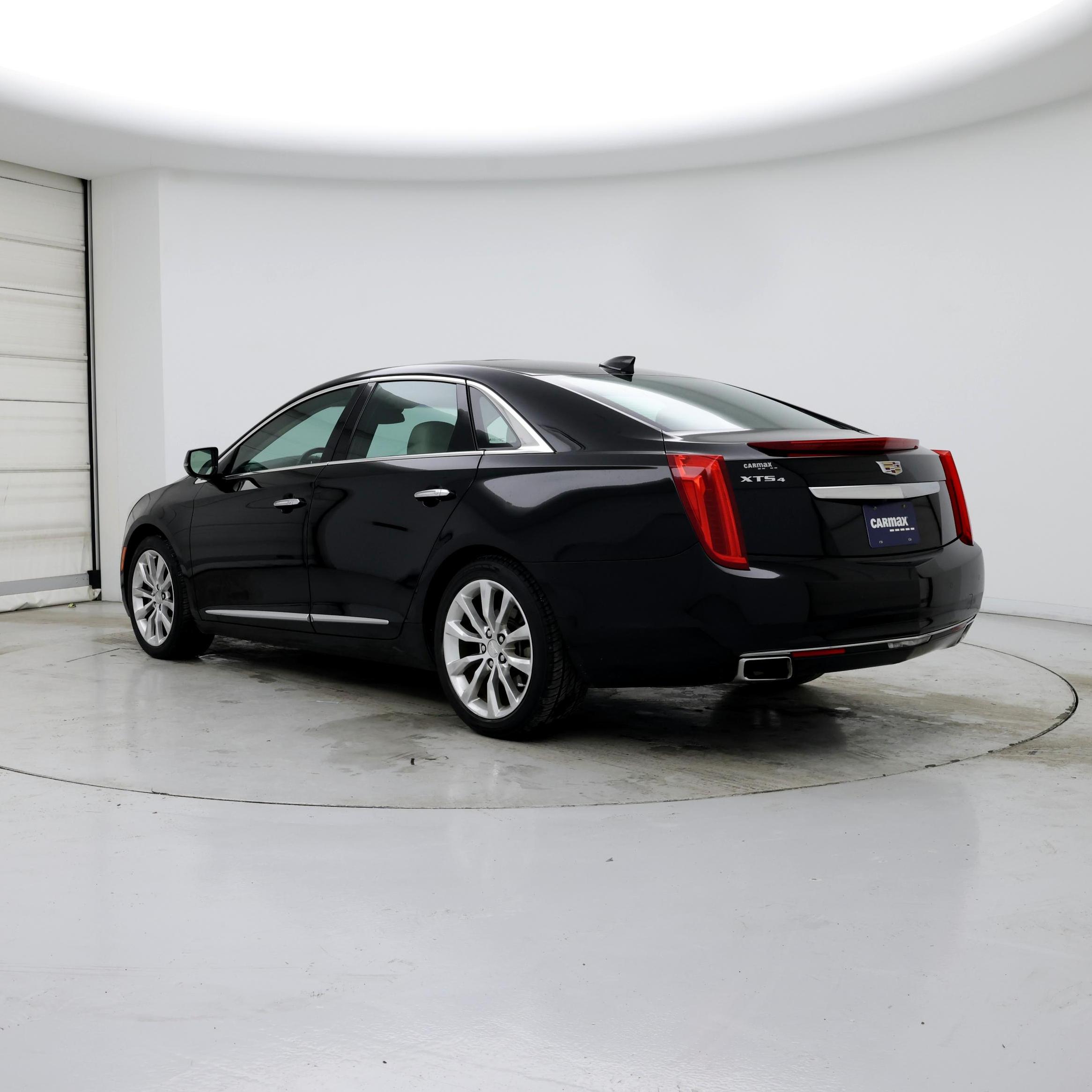 Thumbnail: 2016 Cadillac XTS - 2