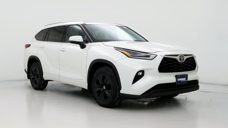 2021 Toyota Highlander XLE Hero Image