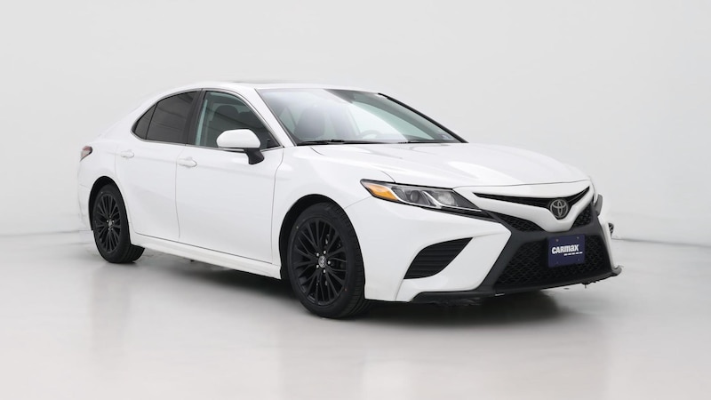 2019 Toyota Camry SE Hero Image