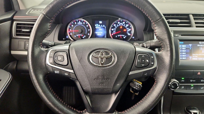 2015 Toyota Camry SE 10