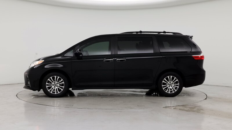 2019 Toyota Sienna XLE 3