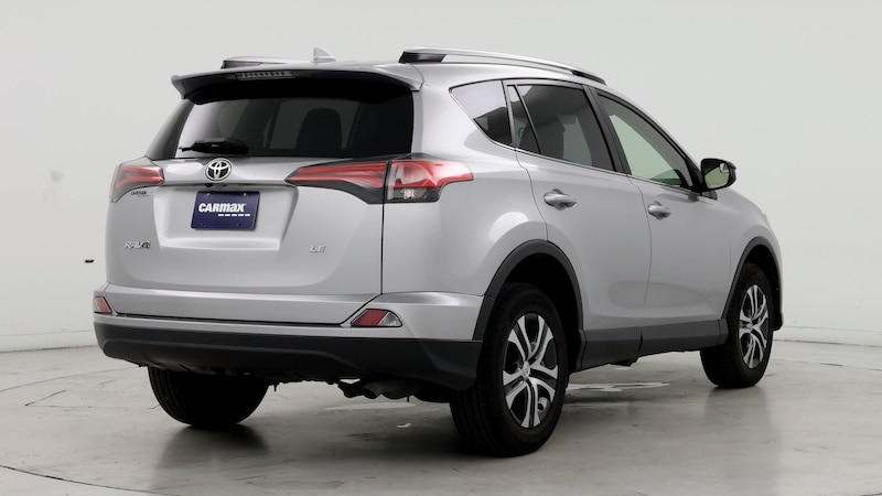 2018 Toyota RAV4 LE 8