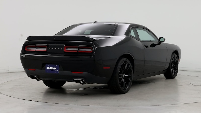 2017 Dodge Challenger SXT 8