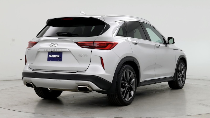 2019 INFINITI QX50 Essential 8