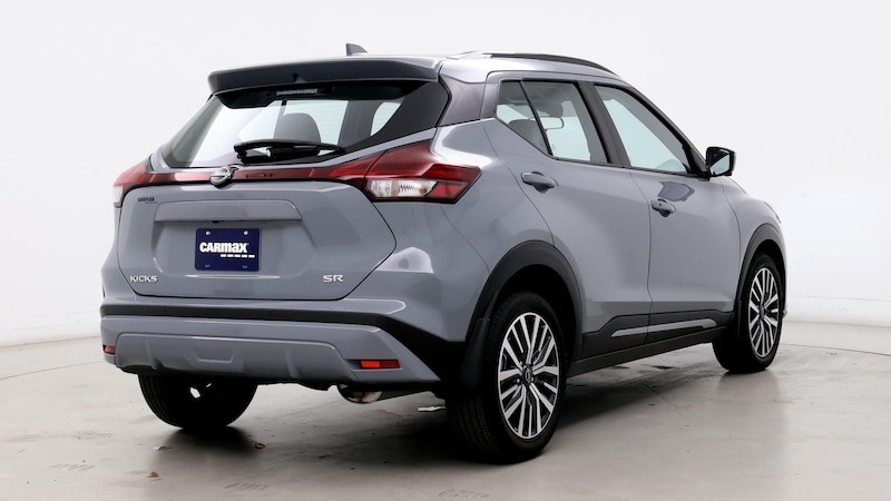 2024 Nissan Kicks SR 8