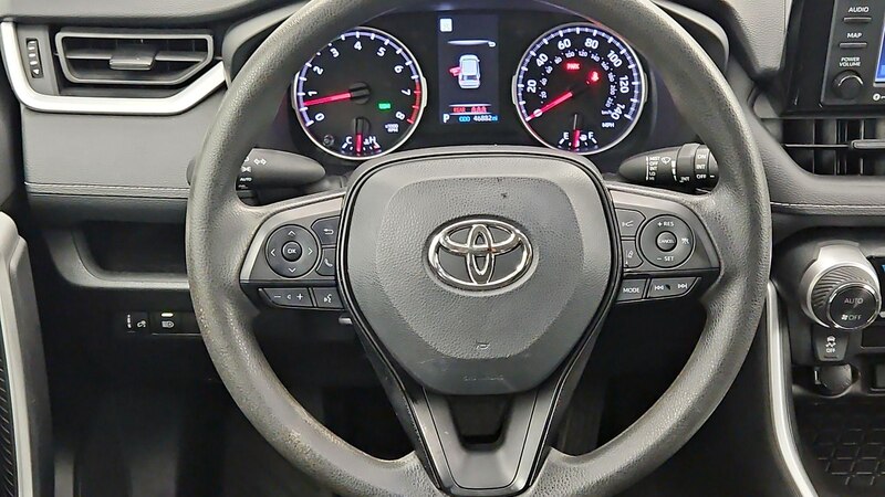 2022 Toyota RAV4 XLE 10