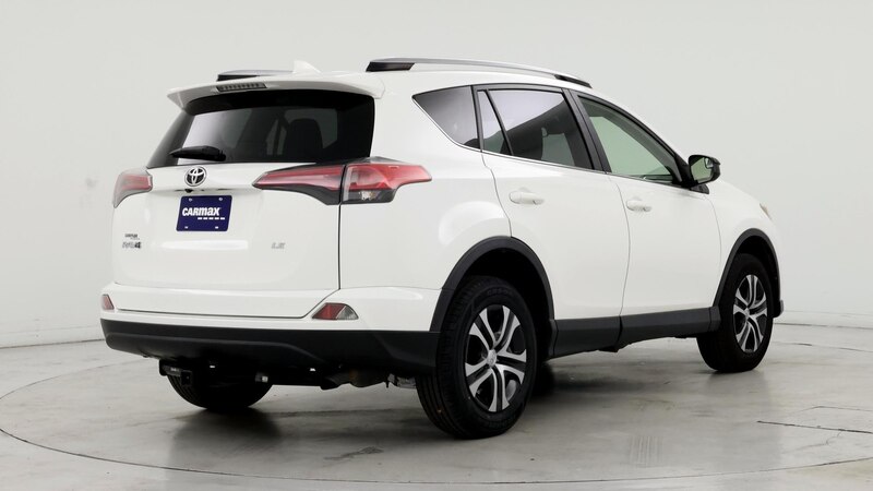 2017 Toyota RAV4 LE 8