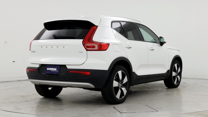 2020 Volvo XC40 T4 Momentum 8