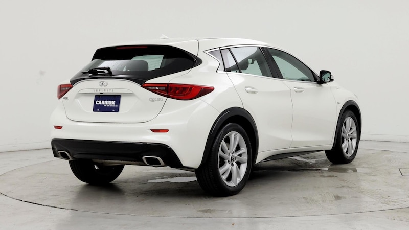 2018 INFINITI QX30 Luxury 8