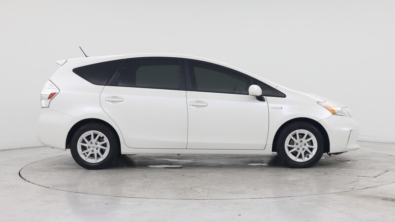 2014 Toyota Prius v Three 7