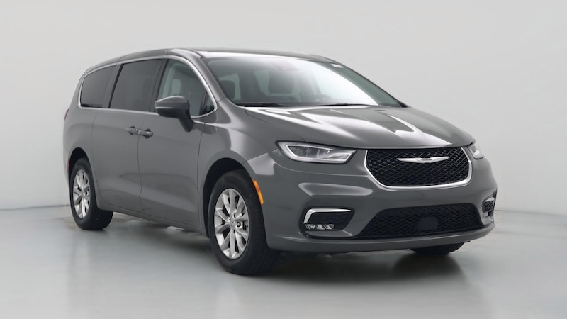 2023 Chrysler Pacifica Limited Hero Image