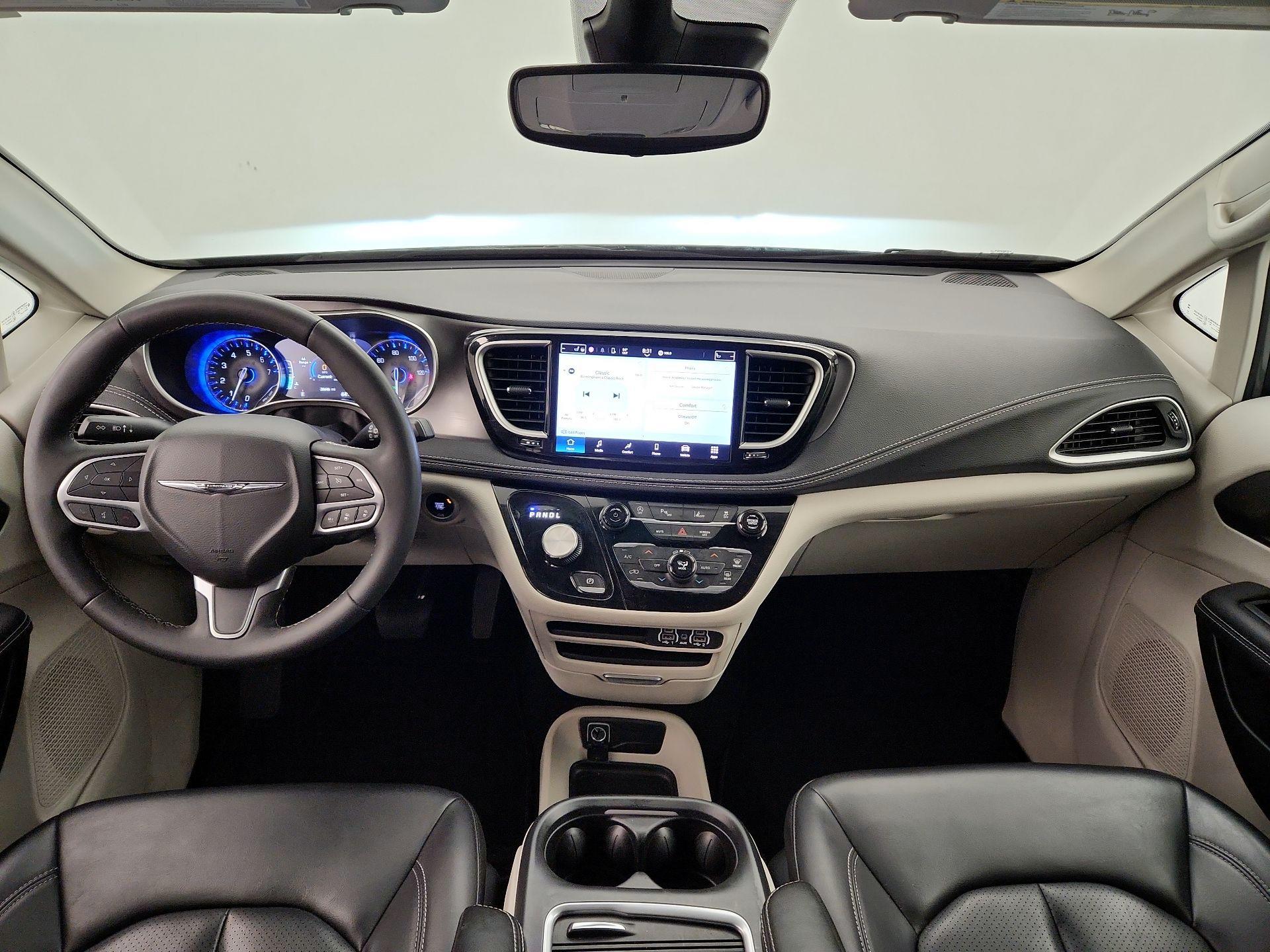 Thumbnail: 2023 Chrysler Pacifica - 9