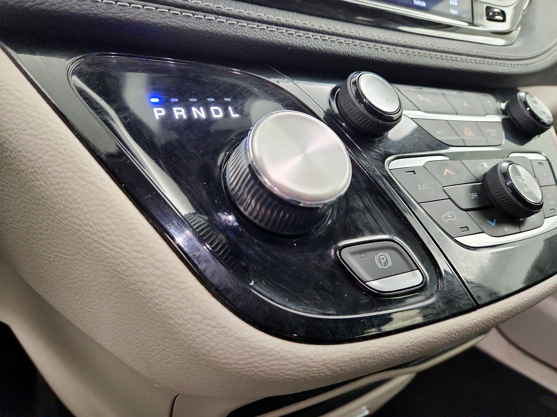 Thumbnail: 2023 Chrysler Pacifica - 17