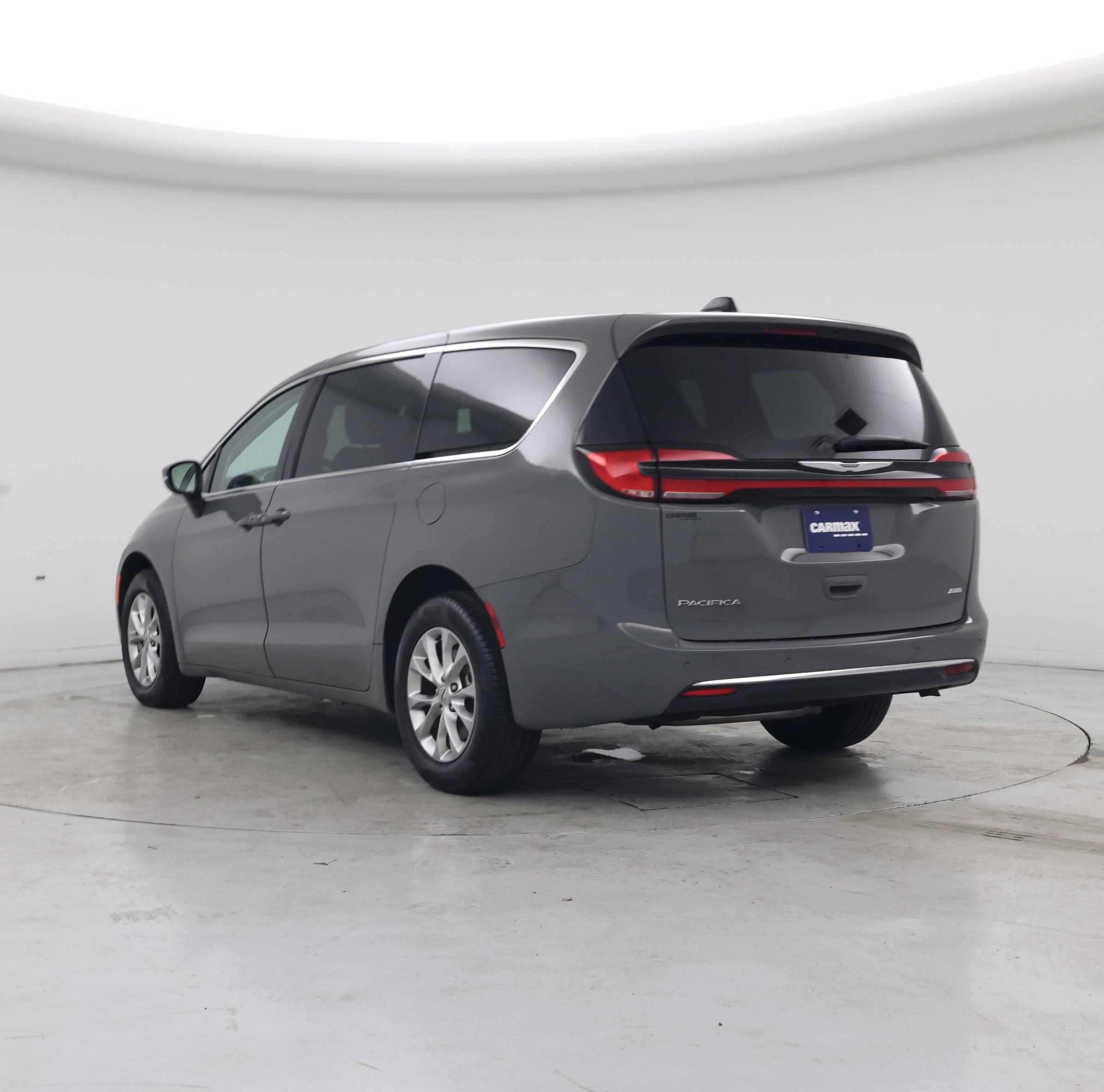 Thumbnail: 2023 Chrysler Pacifica - 2