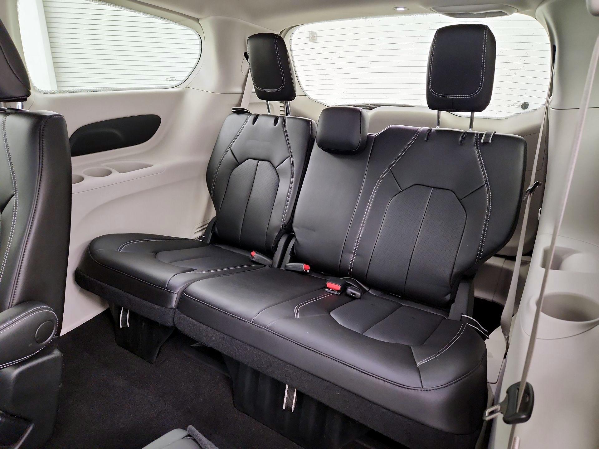 Thumbnail: 2023 Chrysler Pacifica - 20