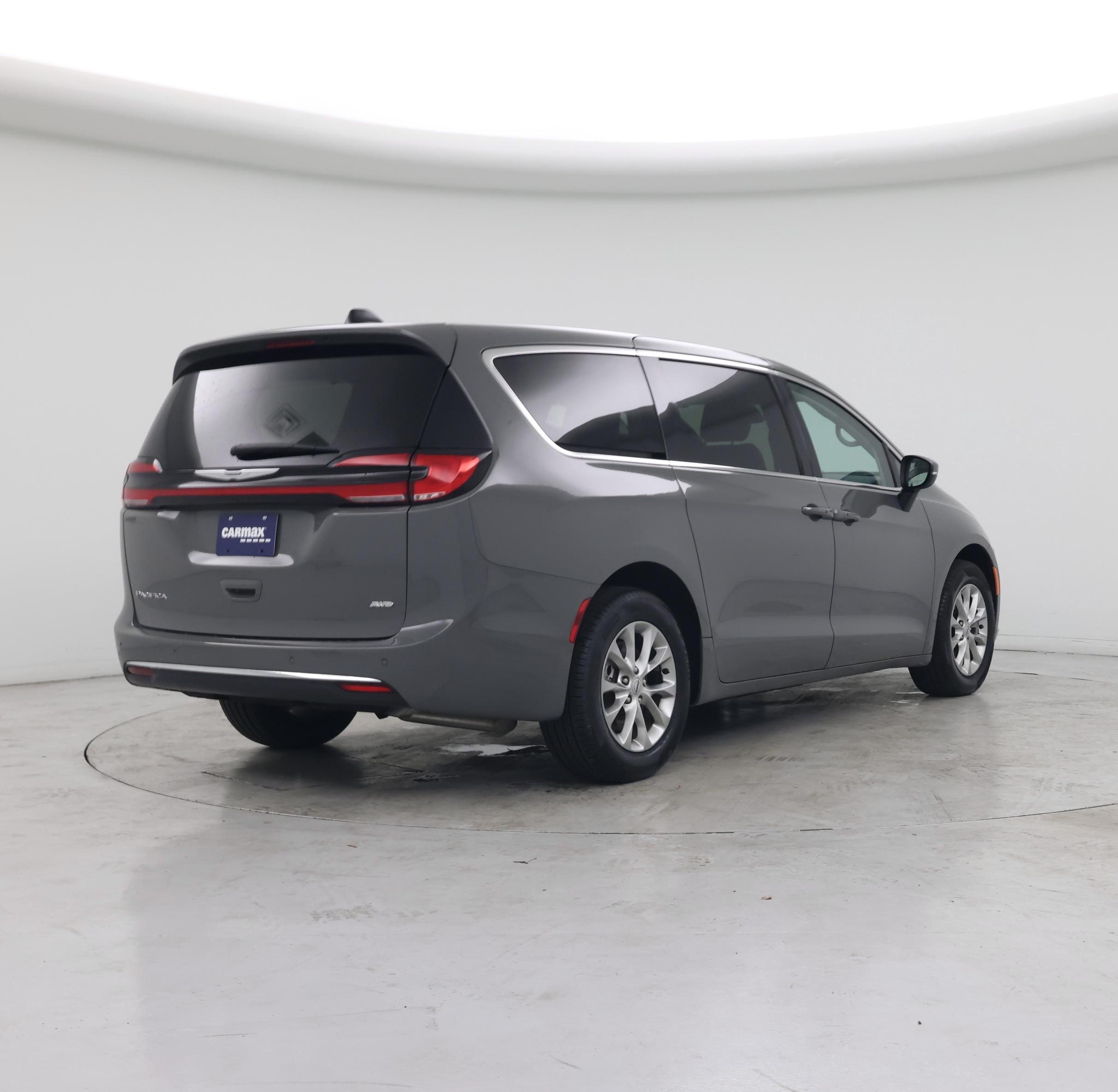 Thumbnail: 2023 Chrysler Pacifica - 8