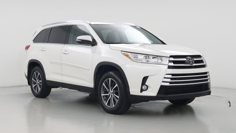 2019 Toyota Highlander XLE Hero Image