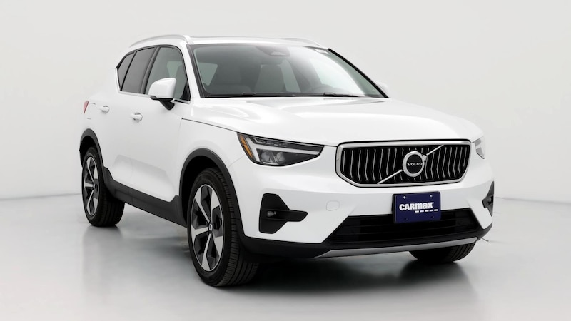 2023 Volvo XC40 B5 Plus Hero Image