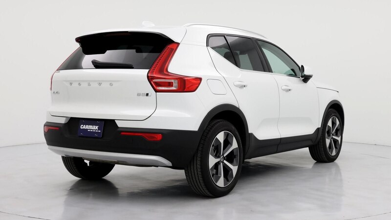 2023 Volvo XC40 B5 Plus 8