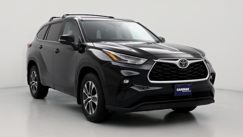 2023 Toyota Highlander XLE Hero Image