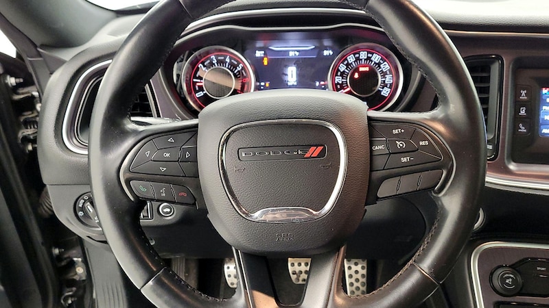 2015 Dodge Challenger R/T 10