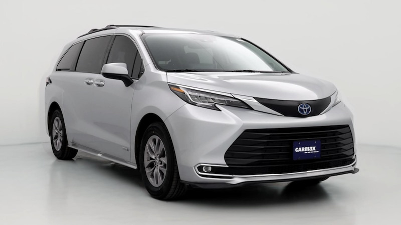 2021 Toyota Sienna XLE Hero Image