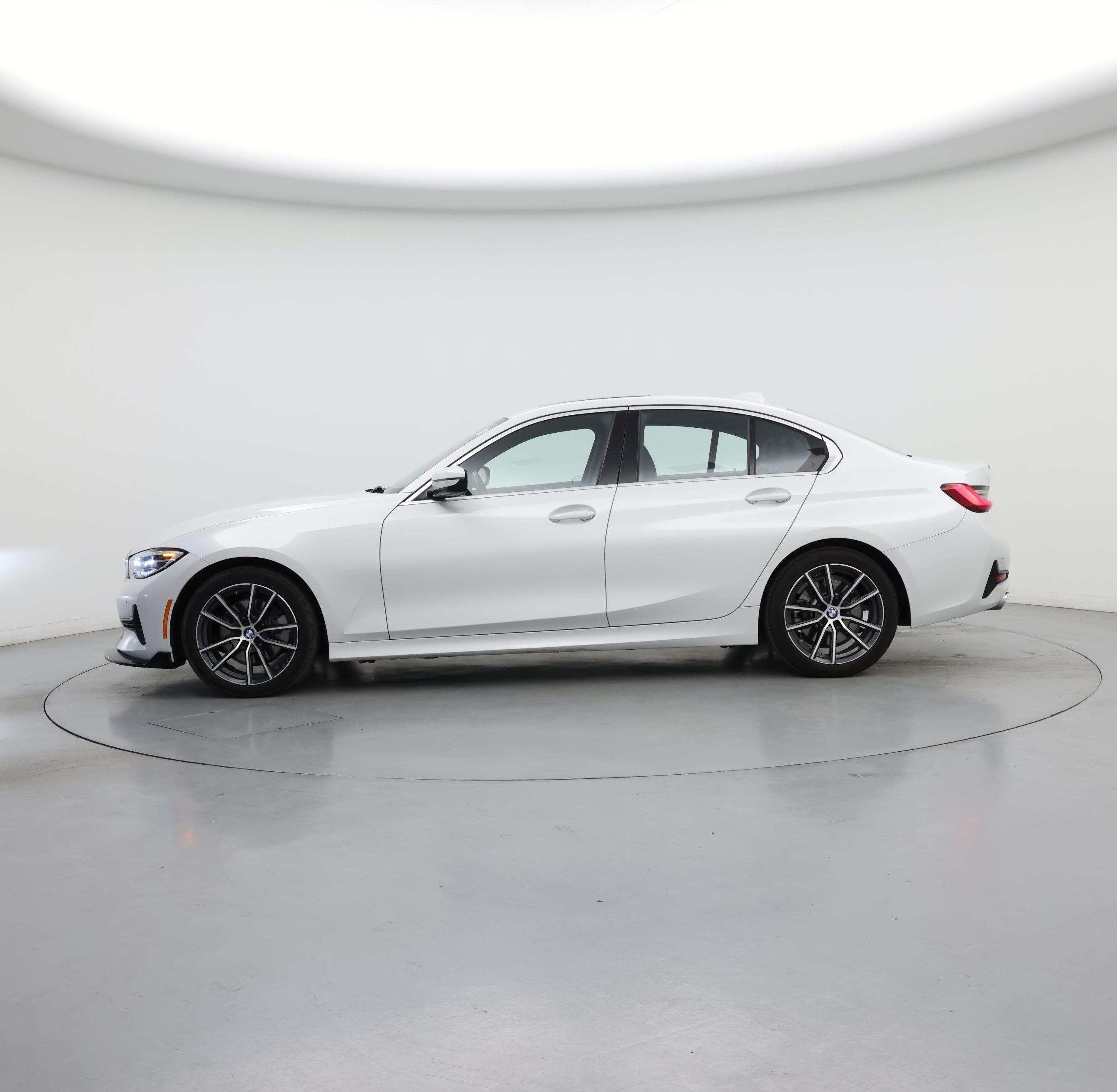 Thumbnail: 2019 BMW 3 Series - 3