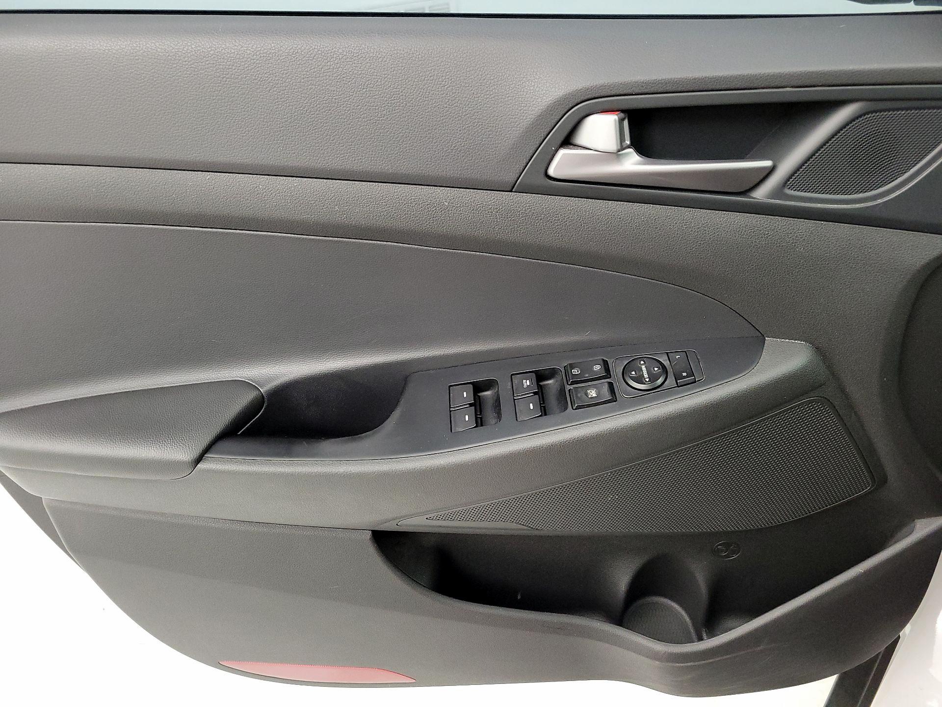 Thumbnail: 2017 Hyundai Tucson - 12