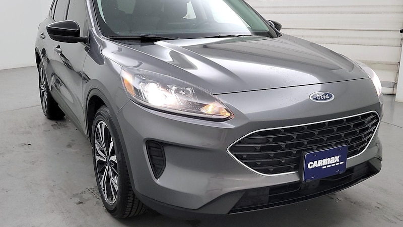 2021 Ford Escape SE Hero Image