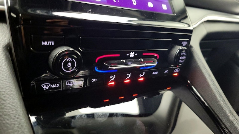 2023 Jeep Grand Cherokee Laredo 16