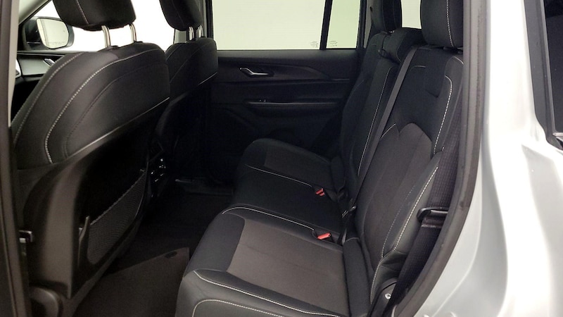 2023 Jeep Grand Cherokee Laredo 19