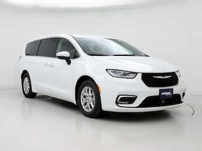 2023 Chrysler Pacifica Touring L -
                Rochester, NY