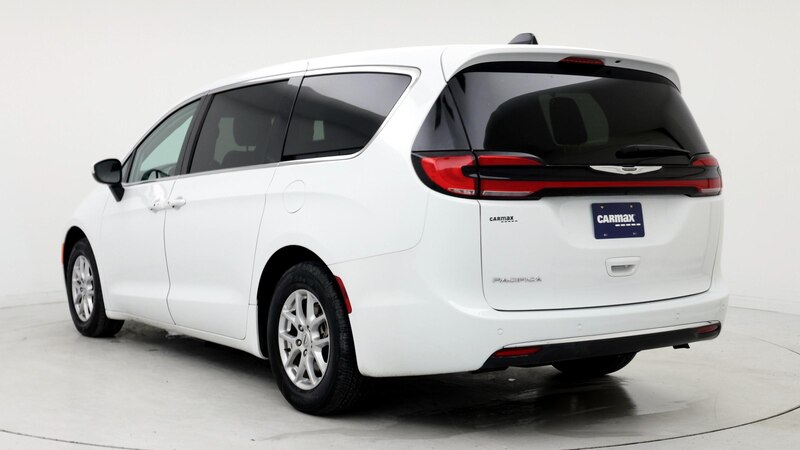 2023 Chrysler Pacifica Touring L 2