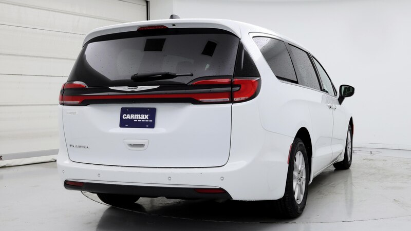 2023 Chrysler Pacifica Touring L 8