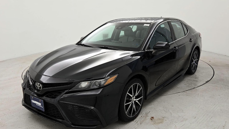 2021 Toyota Camry SE Hero Image