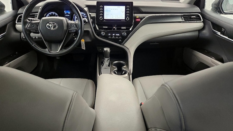 2021 Toyota Camry SE 8