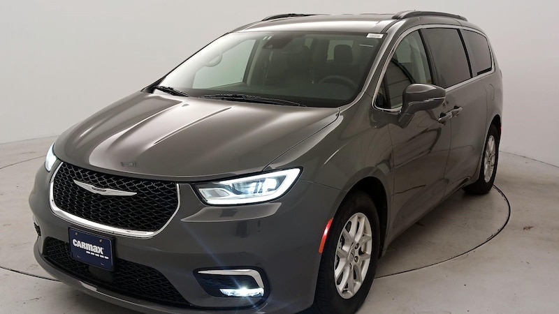 2022 Chrysler Pacifica Touring L Hero Image