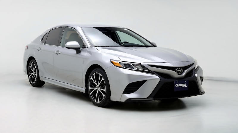 2019 Toyota Camry SE Hero Image