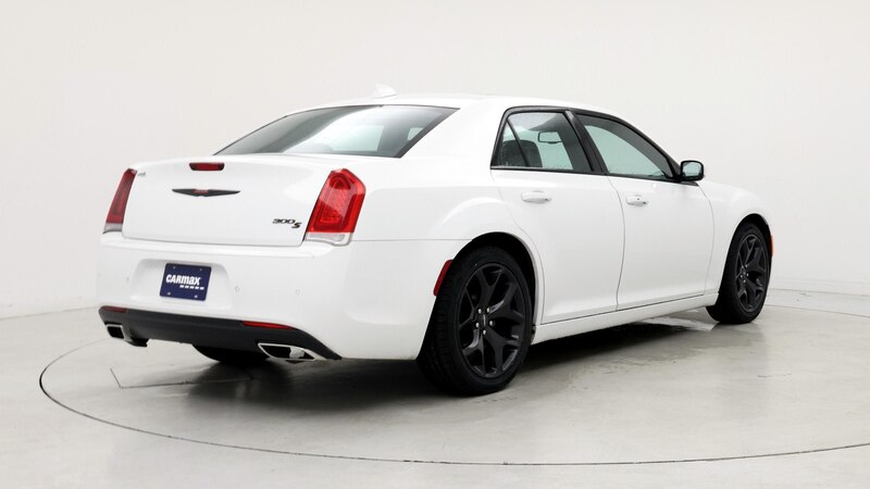 2022 Chrysler 300 S 8